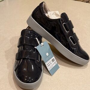 Women’s Revitalign shoes.